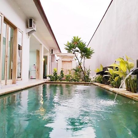 Villa Santika 반자르 외부 사진